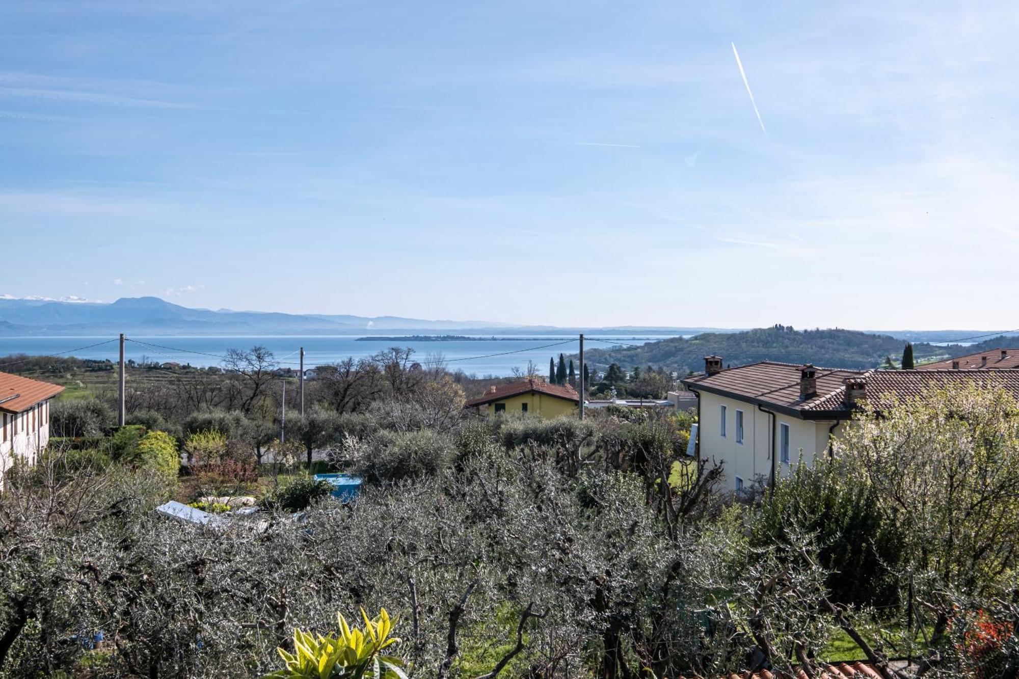 Il Lago Dei Sogni - Stupenda Vista Lago E Colline Barcuzzi Buitenkant foto